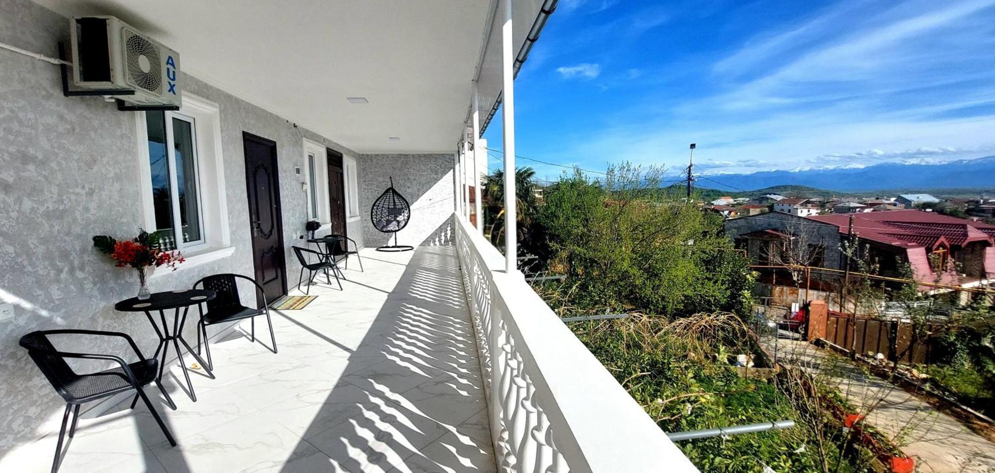Hilltop Guest House كوتايسي المظهر الخارجي الصورة